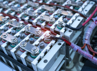 Lithium ion car battery istock  kynny  1365259416